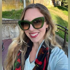 Meet your Posher, Kara